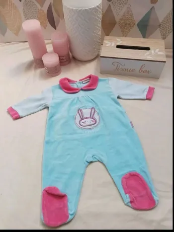 Grenouillère en velours petit col fille 6 mois