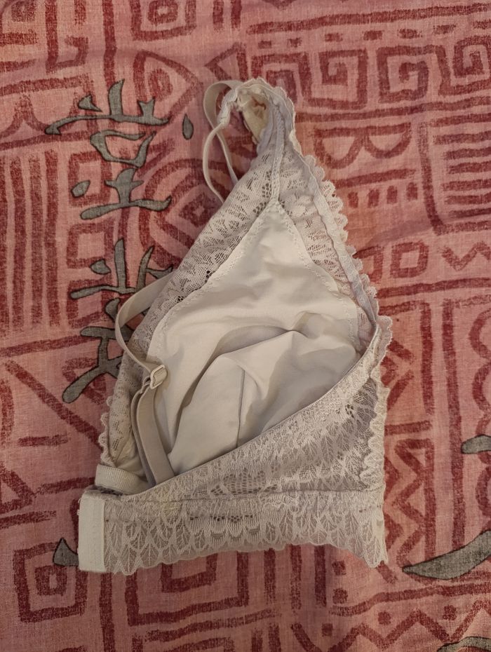 Soutien gorge blanc a dentelle - photo numéro 4