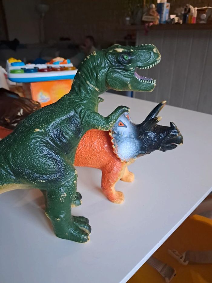 Lot dinosaures - photo numéro 3
