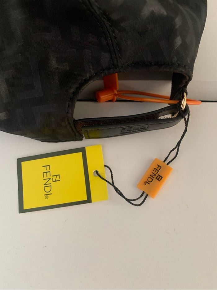 Casquette Fendi - photo numéro 4