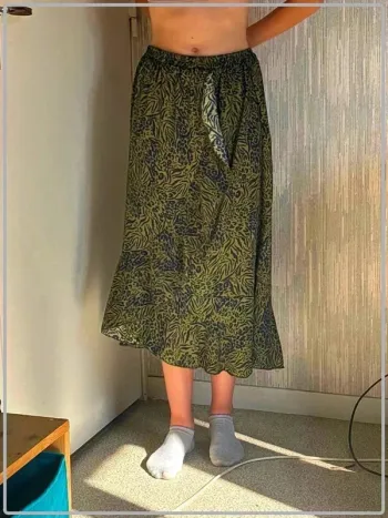 Très jolie jupe taille 40 marque christy