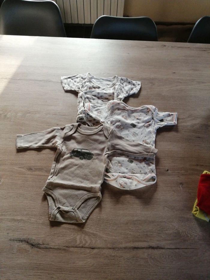 Bodies 3 mois - photo numéro 2