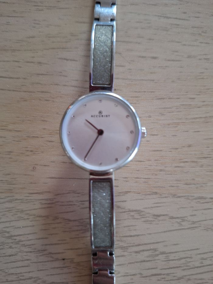 Montre acier Accurist femme - photo numéro 3