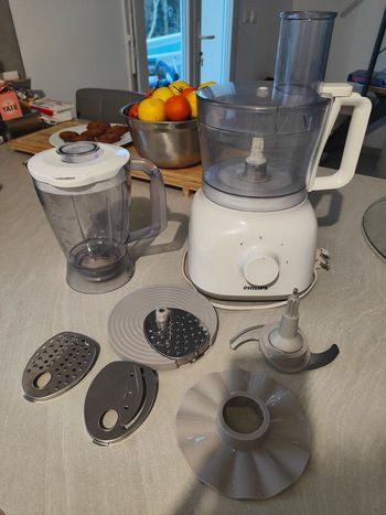 Robot multifonction avec mixeur