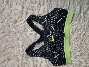 Brassière Nike noire - Taille S - neuve