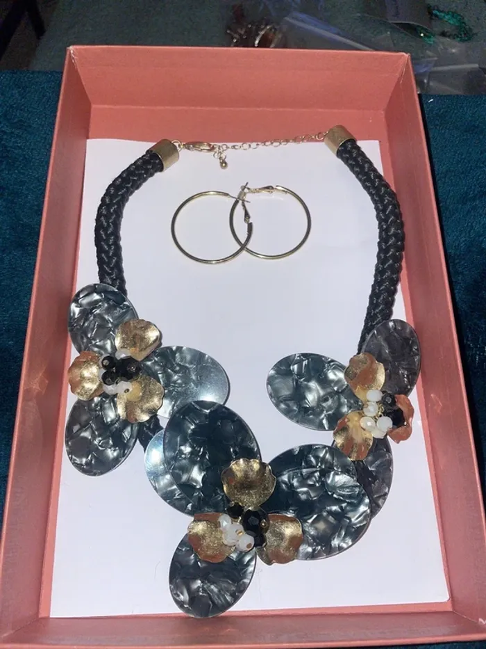 Lot collier gris + créole doré