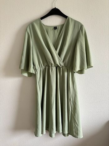Robe fluide vert pastel