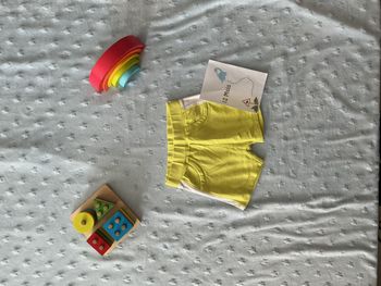 short taille élastique vert et blanc 12 mois  kiabi