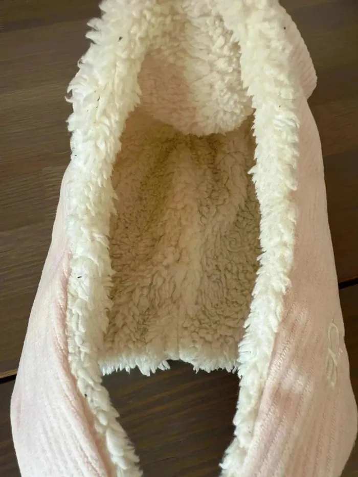 Bonnet Obaïbi en velours et sherpa rose pâle - Taille 9-12 mois - Très bon état 🌸 - photo numéro 2