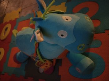 Grosse peluche sensorielle