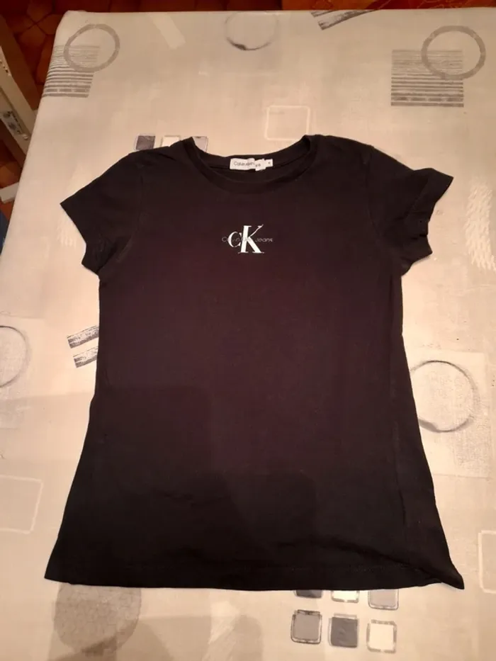 Tee shirt