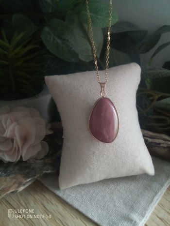 Collier pendentif en pierre naturelle de rhodochrosite