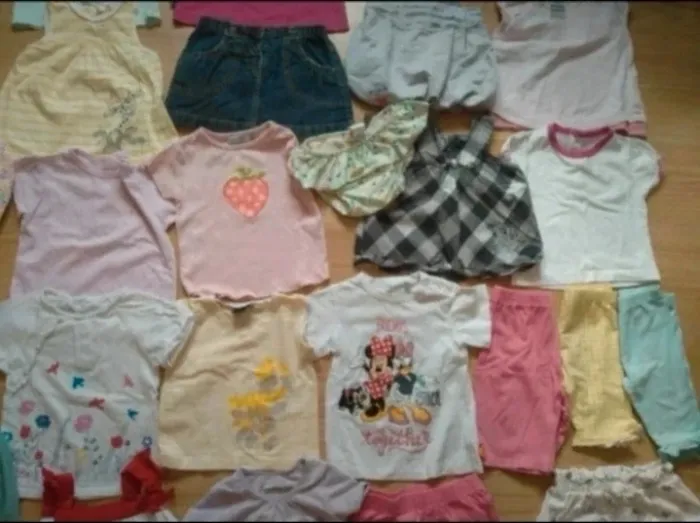 Lot de 24 vêtements fille. et 2 chapeaux. Saison été. Taille 18 mois - photo numéro 5