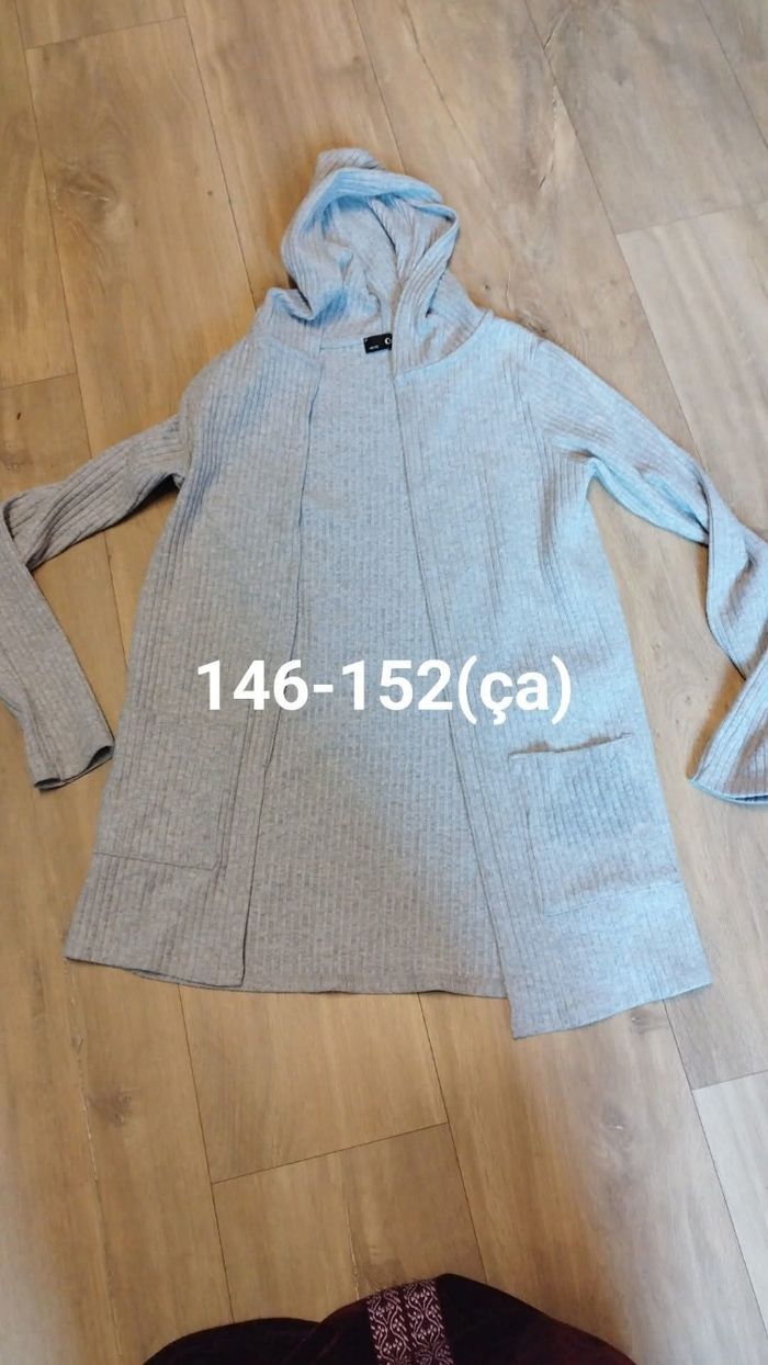 Gilet fille taille 146-152.  11-12 ans