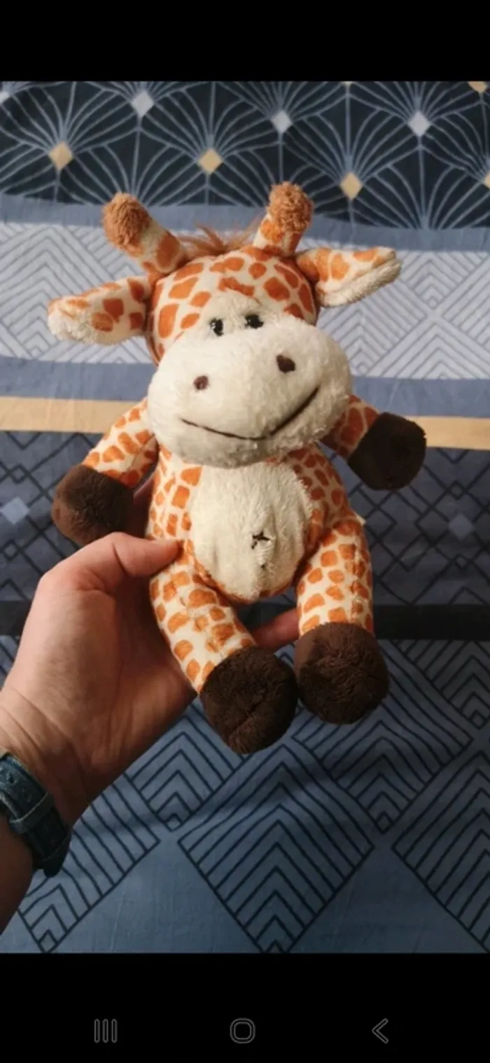 Peluche girafe assise 20 cm