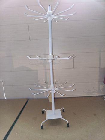 2 présentoirs a bijoux rotatif