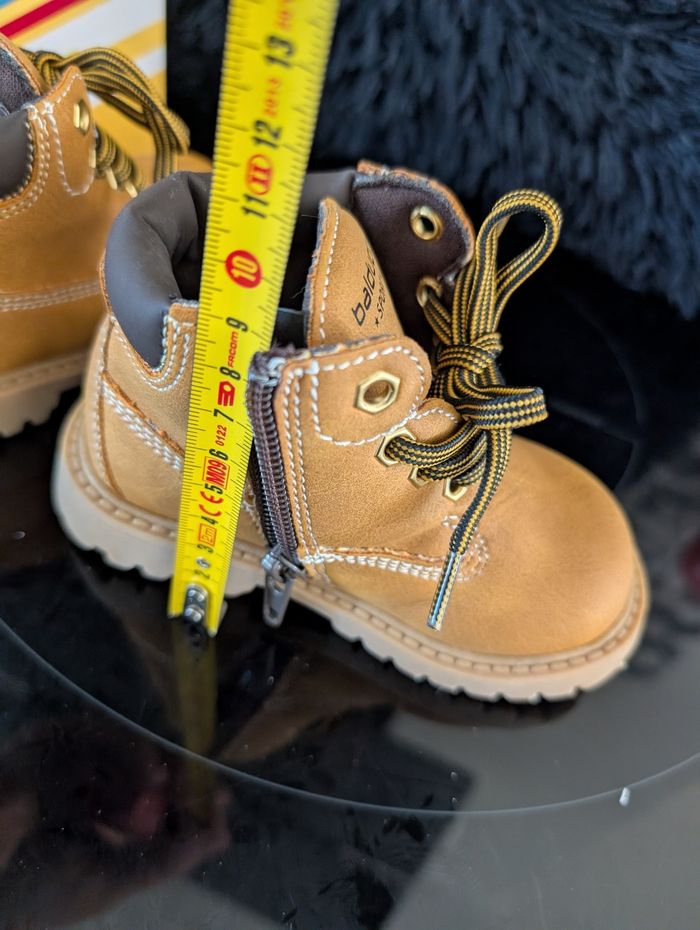 Bottines garçon. Taille 21. Neuf - photo numéro 9
