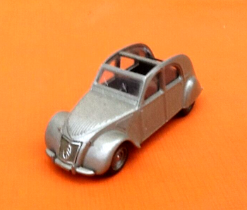 Voiture miniature Citroën 2cv