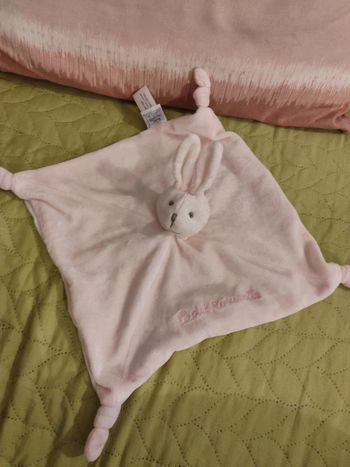 doudou lapin rose cadet rouselle