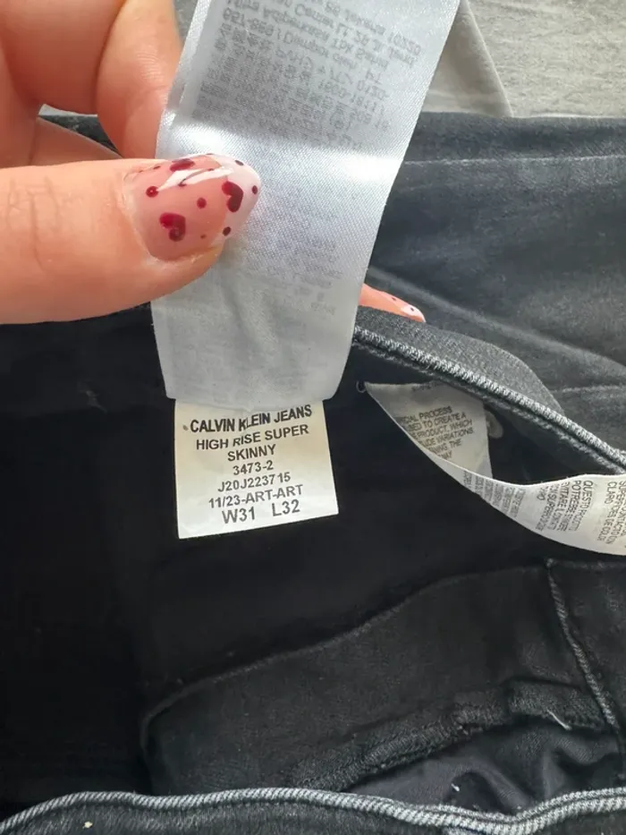 Calvin Klein Jeans Noir High Rise Super Skinny fendu au dessus des chevilles W31 L32 - photo numéro 3