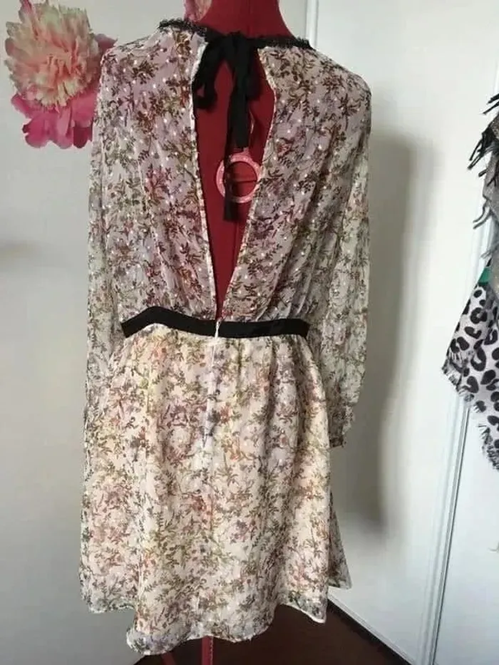 Robe voile et dentelle Morgan neuve - photo numéro 3
