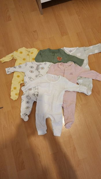 Lot de 7 pyjamas taille 3 mois