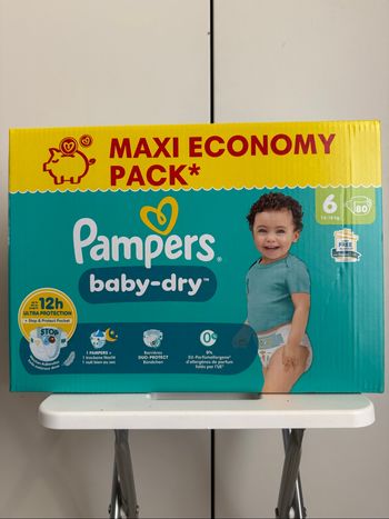 80 couches pampers taille 6