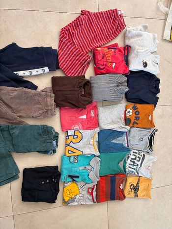 Lot 22 vêtements garçon 6 ans 