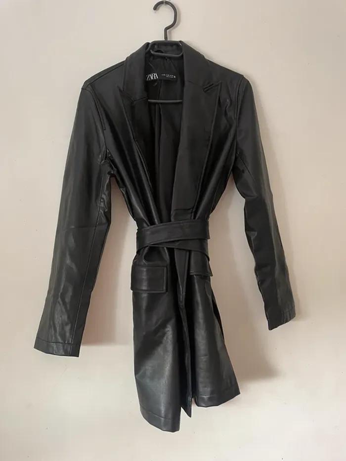 Zara Veste blazer mi-long en similicuir ceinturée taille XS - photo numéro 2