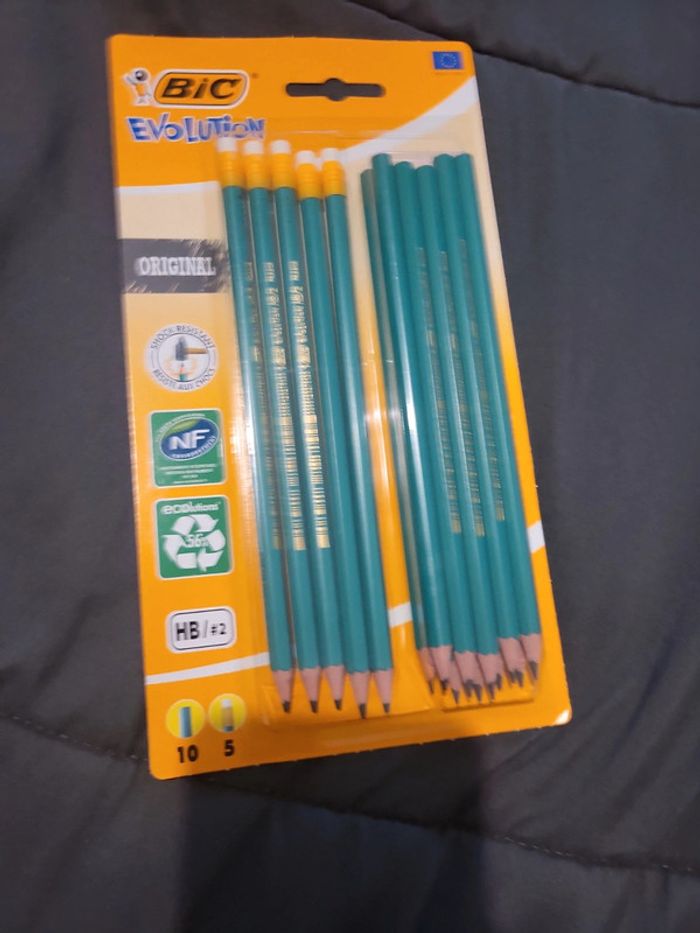 Crayon papier hb bic