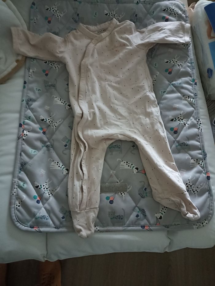 2 pyjama 1 mois 3 mois - photo numéro 3