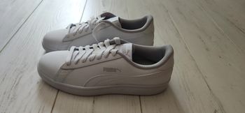 PUMA Smash V2 L Jr Baskets Basses blanches NEUVES