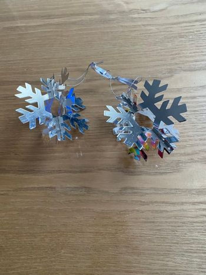 Lot de décorations argentées