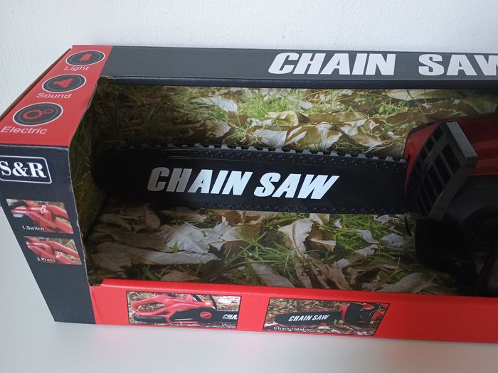 Tronçonneuse électrique enfant neuve son et lumière parfait pour offrir - photo numéro 3
