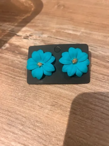 Boucles d’oreilles fleurs bleu / vert   Neuve