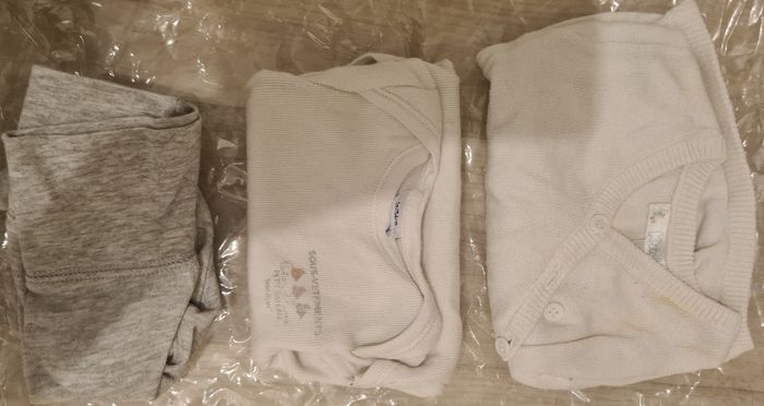 Lots de vêtements d'un mois - photo numéro 2