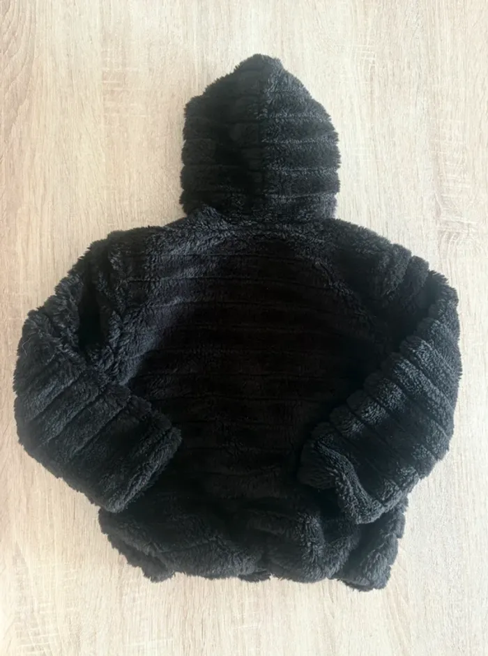 Manteau fausse fourrure noir - photo numéro 2