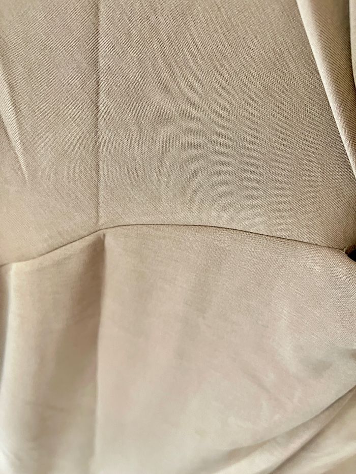 Robe beige tissu spécial douce - photo numéro 8