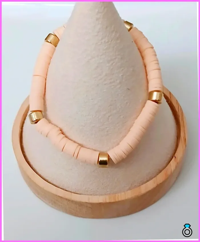 Bracelet en perles heishi tendance été coloré