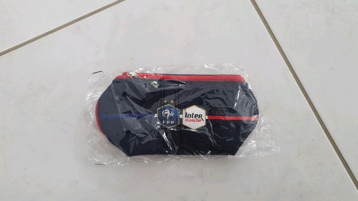 Trousse FFF neuf YY - photo numéro 3