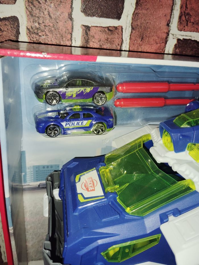 Gros robot véhicule police - photo numéro 2