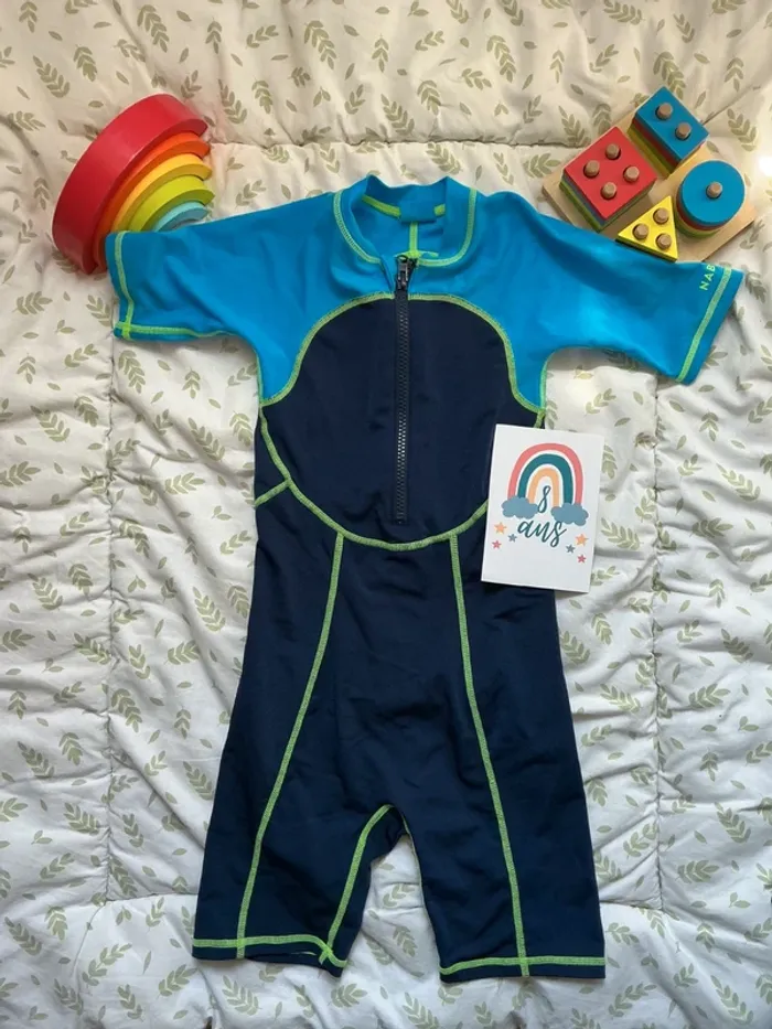 combinaison anti uv bleu et bleu marine 8 ans nabaiji