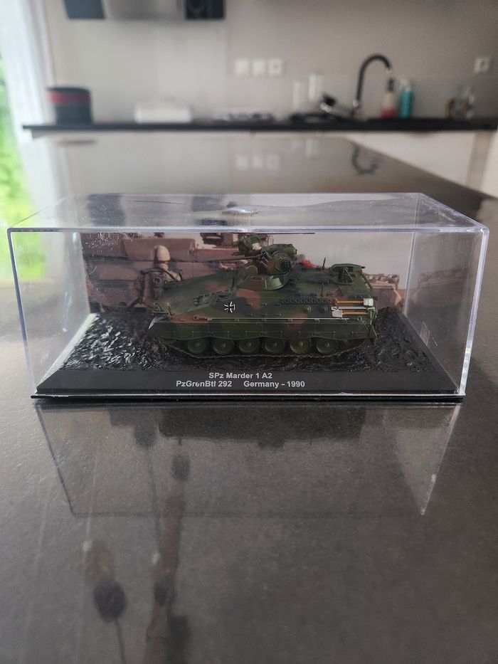 Véhicule militaire miniature - photo numéro 5