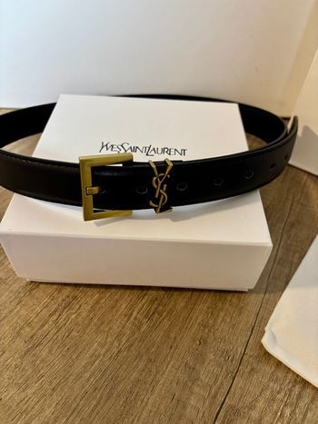 Ceinture Yves Saint Laurent cuir noir 100 cm – boucle dorée
