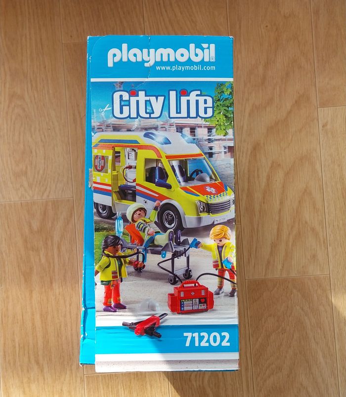 Playmobil City Life 71202 Ambulance avec effets lumineux et sonore - photo numéro 6