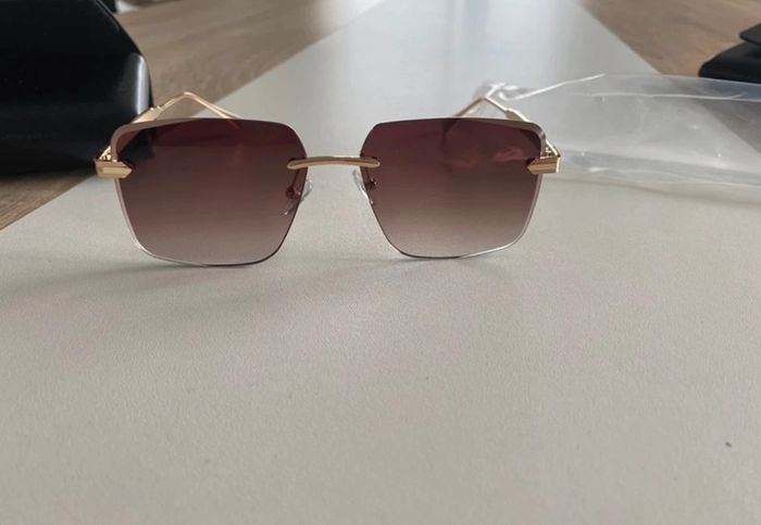 Lunette de soleil - photo numéro 2