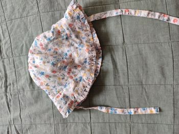 Chapeau Petit Bateau 3-6mois neuf jamais porté