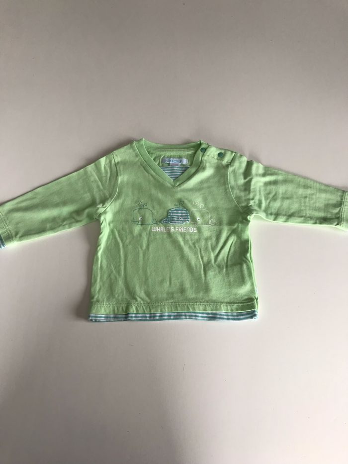 T-shirt bébé col V vert 6 mois