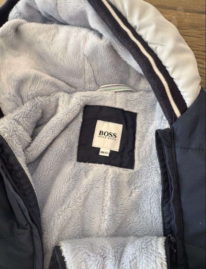 Conbinaison Hugo boss 6mois - photo numéro 3