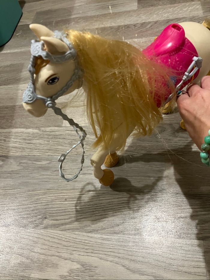 Cheval interactif à fonctions barbie - photo numéro 2